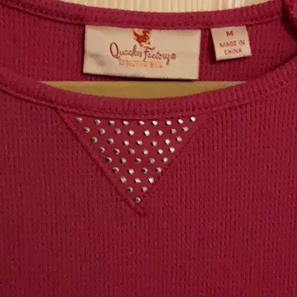 Quacker Factory 3/4 sleeve top. - Picture 2 of 5